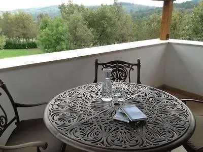 Сasa de vacaciones Steinhaus Mit Pool Bei Grosznjan